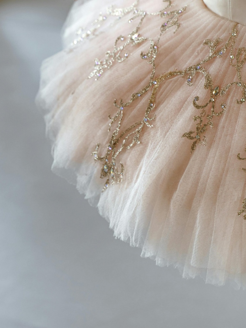 <div style="font-size: 14px;">Free Shipping <br>On Orders Over €60</div>Array